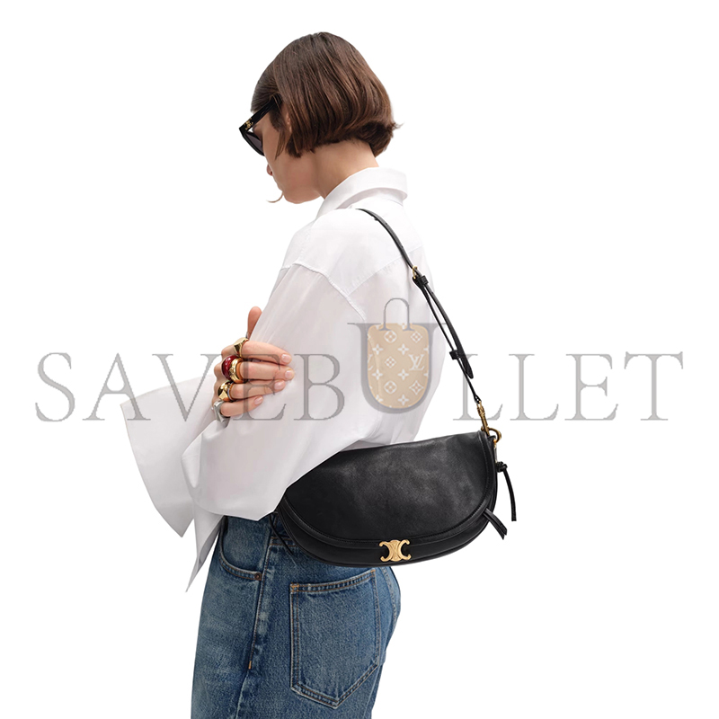 ce1i*e little halfmoon soft triomphe in S*pple shiny lambskin l10373778.38no (25*13*5cm)
